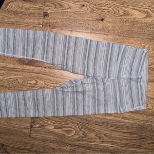 Lululemon size 6 25” leggings